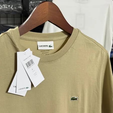 Camiseta Basica Lacoste cor bege