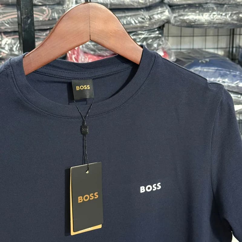 Camiseta Basica Hugo Boss cor Azul Marinho