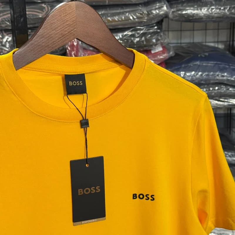 Camiseta Basica Hugo Boss cor Amarela