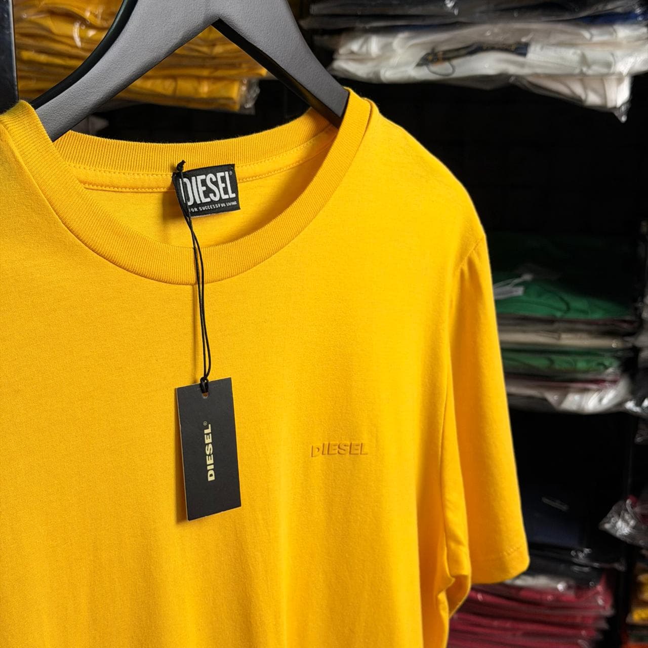 Camiseta Basica Diesel monocromatica cor Amarela