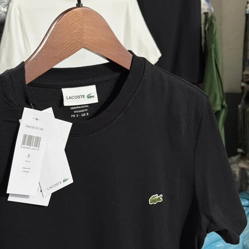 Camiseta Basica Lacoste cor preta