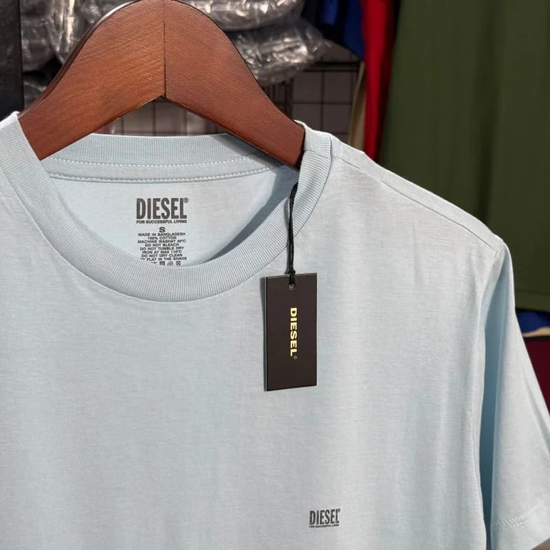 Camiseta Basica Diesel Minimalista cor Azul Bebe
