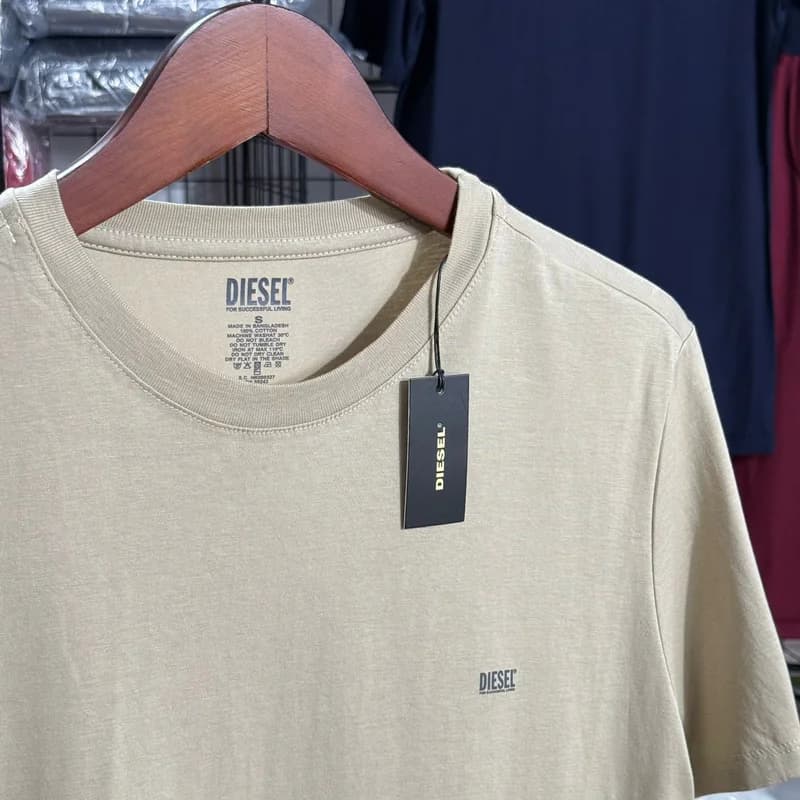 Camiseta Basica Diesel Minimalista cor Bege